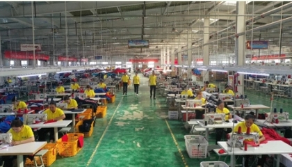 家門(mén)口辦起服裝廠 柯坪群眾就業(yè)有保障